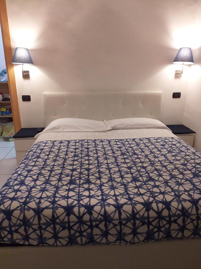 Beb Pantarei Bed & Breakfast เนเปิลส์ ภายนอก รูปภาพ