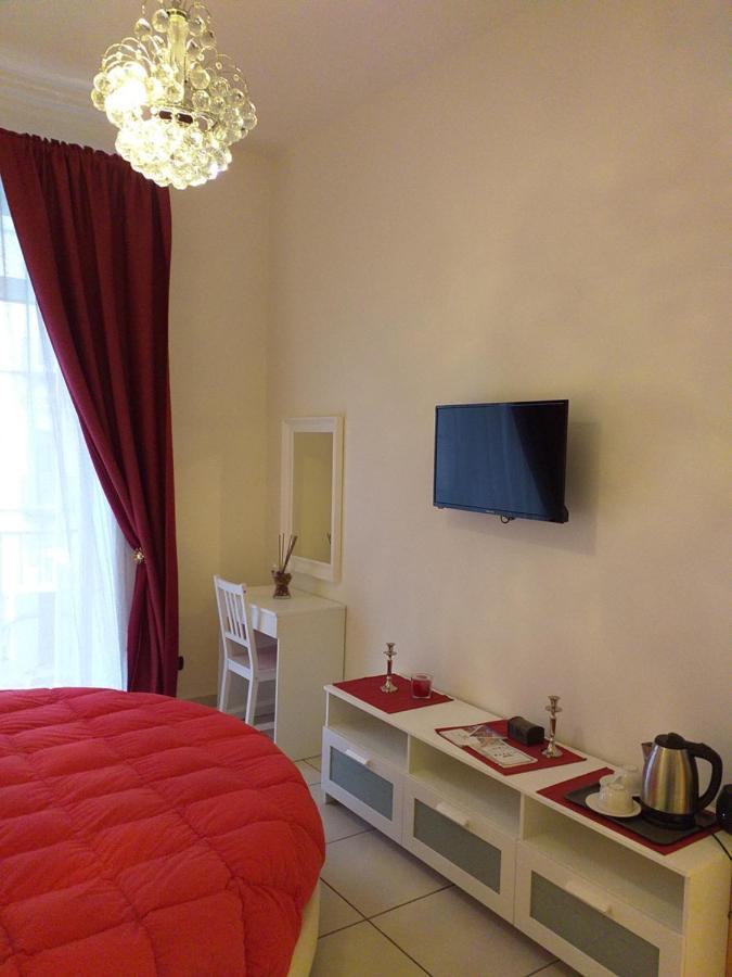 Beb Pantarei Bed & Breakfast เนเปิลส์ ภายนอก รูปภาพ