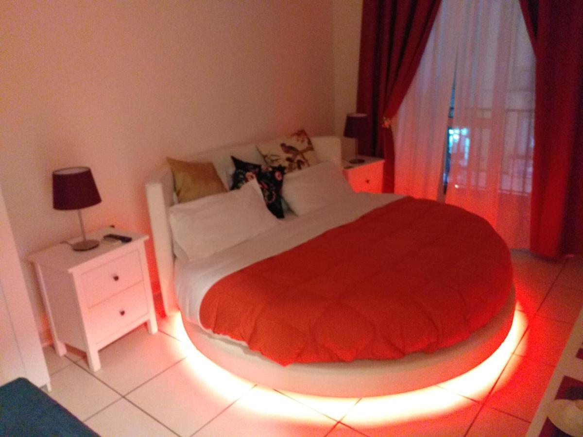 Beb Pantarei Bed & Breakfast เนเปิลส์ ภายนอก รูปภาพ